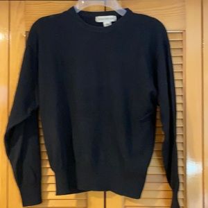 Black sweater size L